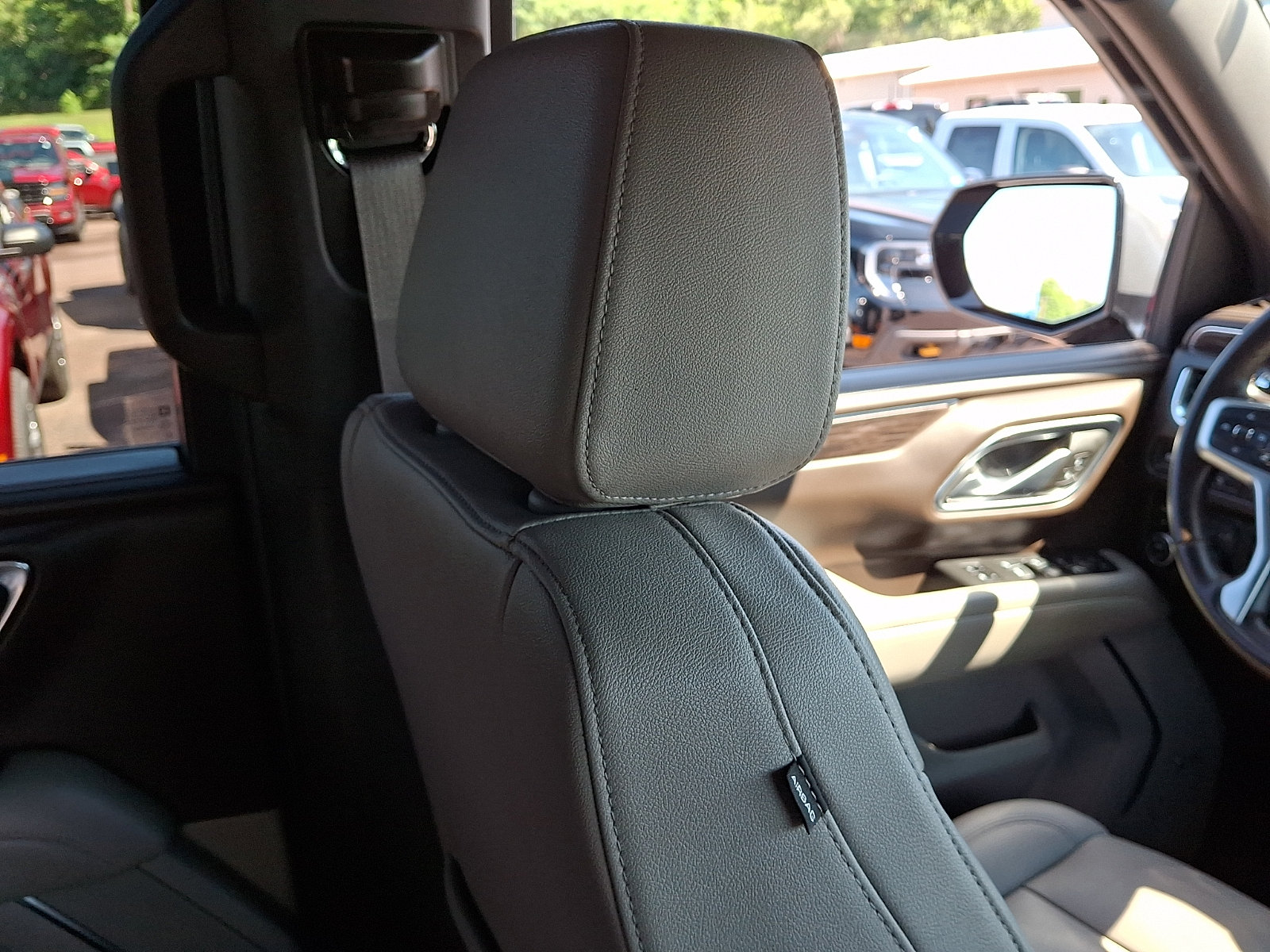 Used 2024 Chevrolet Suburban Z71 w/ Off-Road Capability Package AWD/4WD image 13