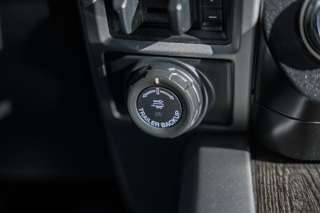 Certified 2021 Ford F350 Lariat image 31