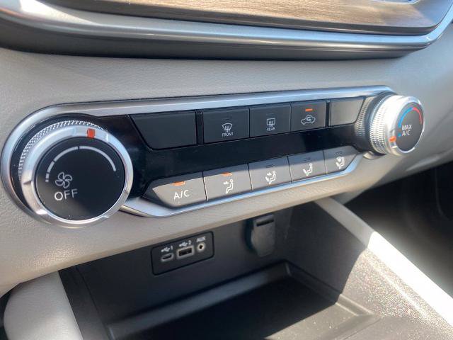 Used 2025 Nissan Altima 2.5 SV FWD image 22