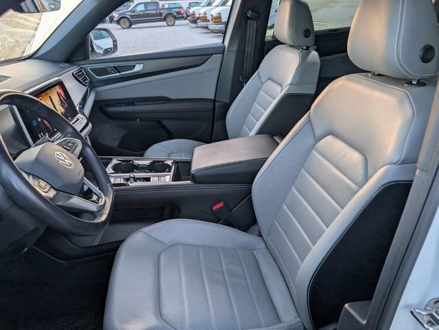 Used 2024 Volkswagen Atlas Cross Sport SEL R-Line AWD/4WD image 8