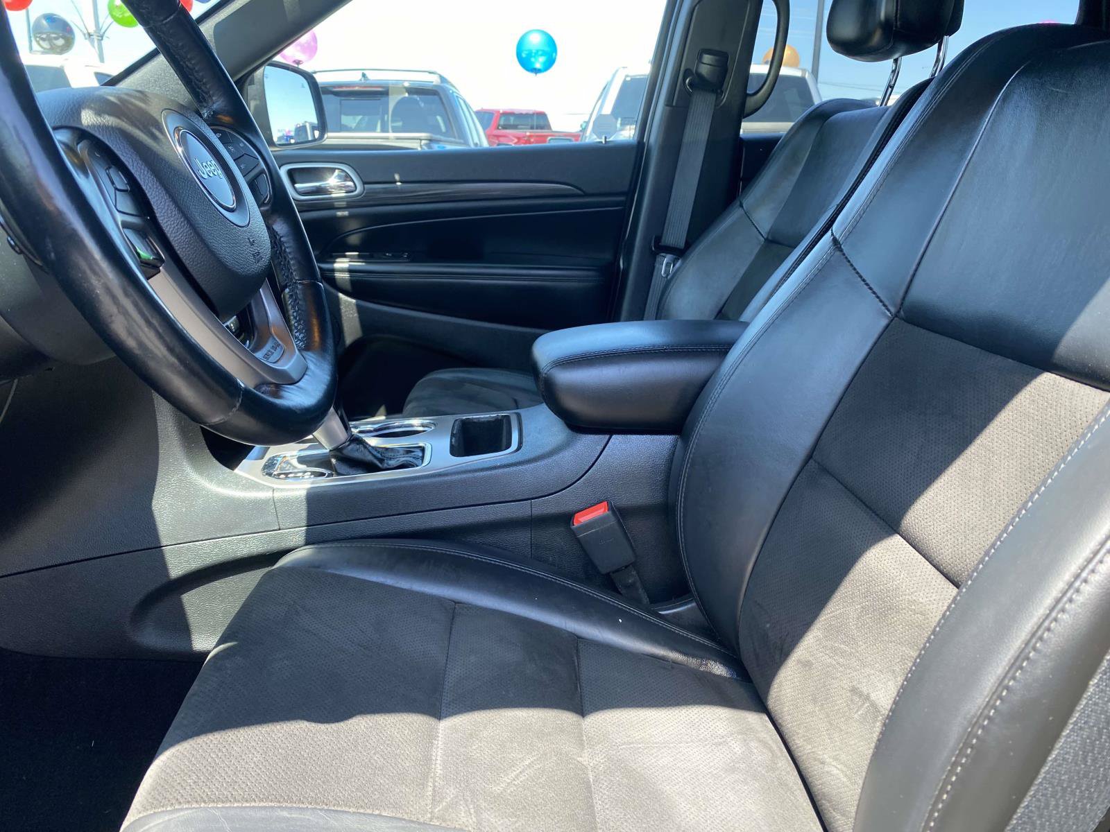 Used 2021 Jeep Grand Cherokee Laredo X RWD image 14