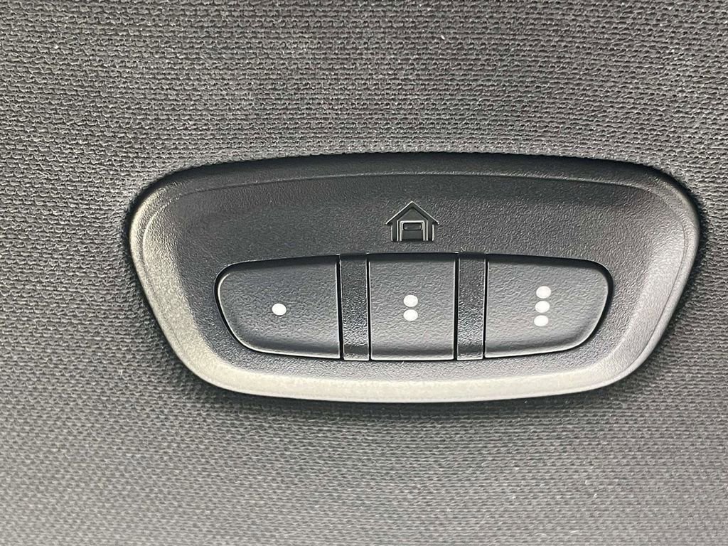 Used 2022 RAM 1500 Limited AWD/4WD image 29