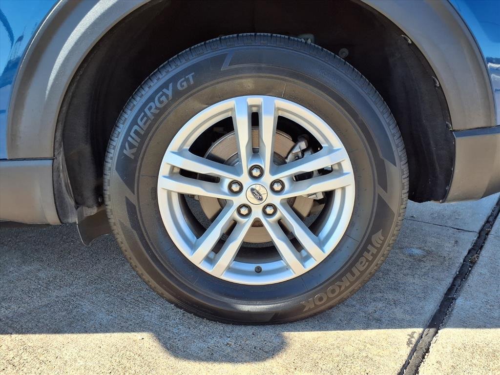 Certified 2020 Ford Explorer XLT w/ Equipment Group 202A image 24