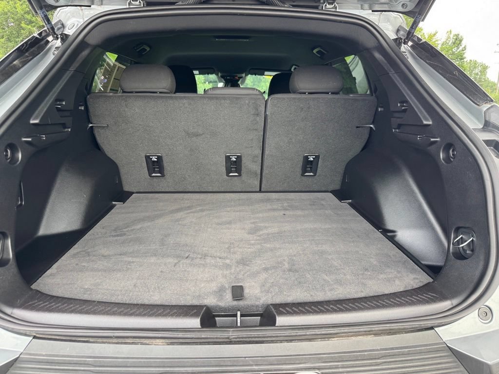 Used 2025 Chevrolet Equinox EV LT w/ Comfort Package FWD image 37