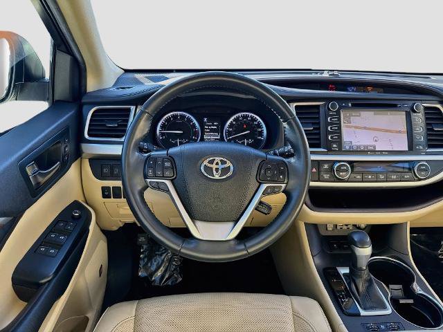 Used 2019 Toyota Highlander Limited AWD/4WD image 19