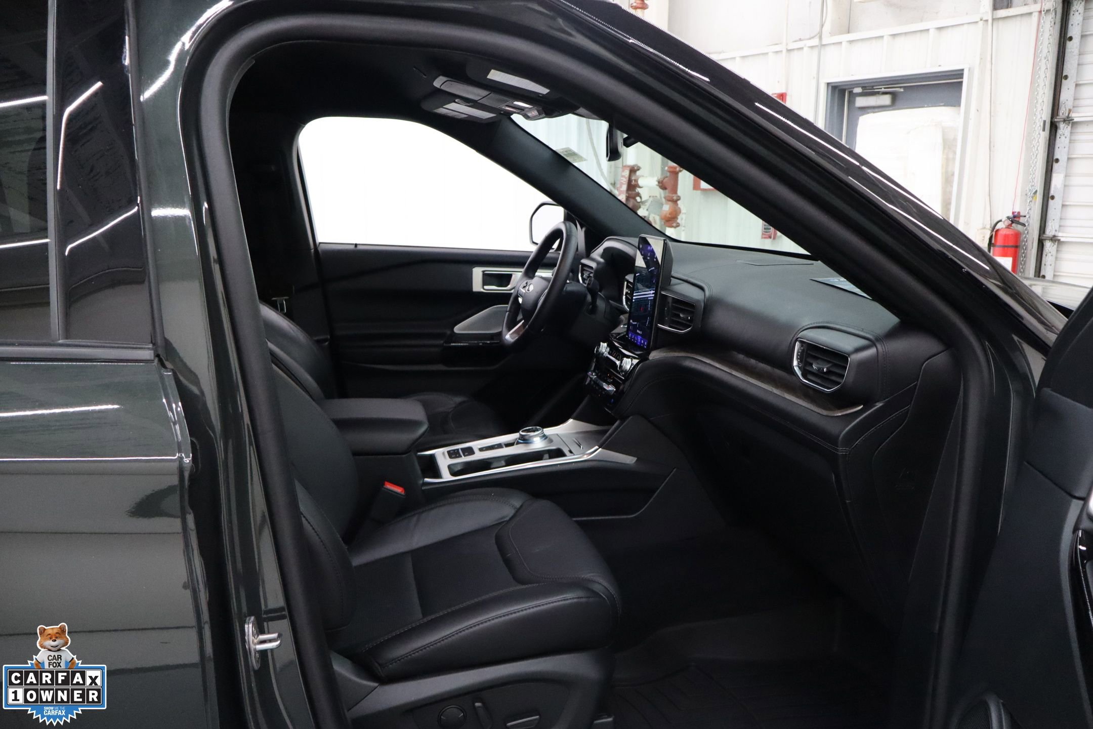 Certified 2023 Ford Explorer Platinum w/ Technology Package RWD image 29