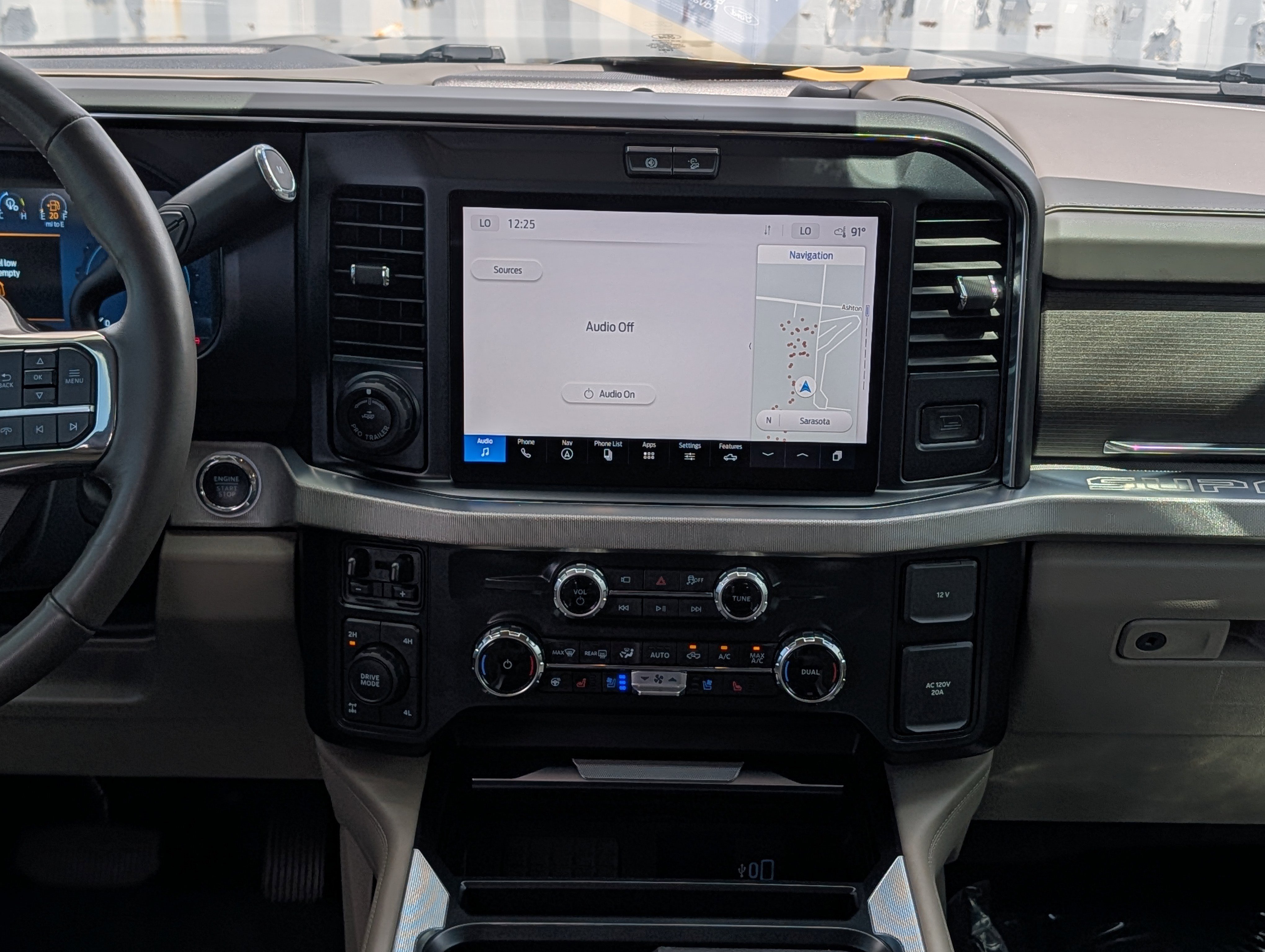 Certified 2025 Ford F250 Platinum w/ Platinum Plus Package AWD/4WD image 21