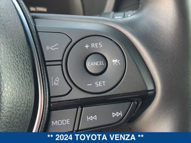 Used 2024 Toyota Venza Limited AWD/4WD image 15