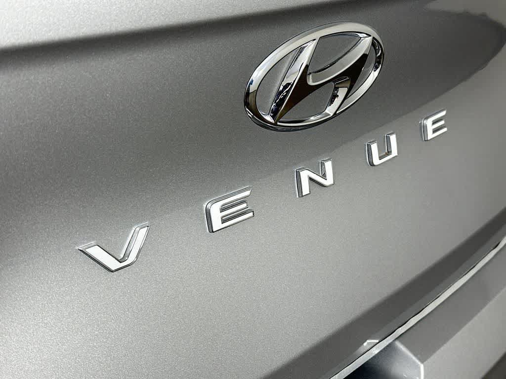 Used 2025 Hyundai Venue SEL FWD image 7