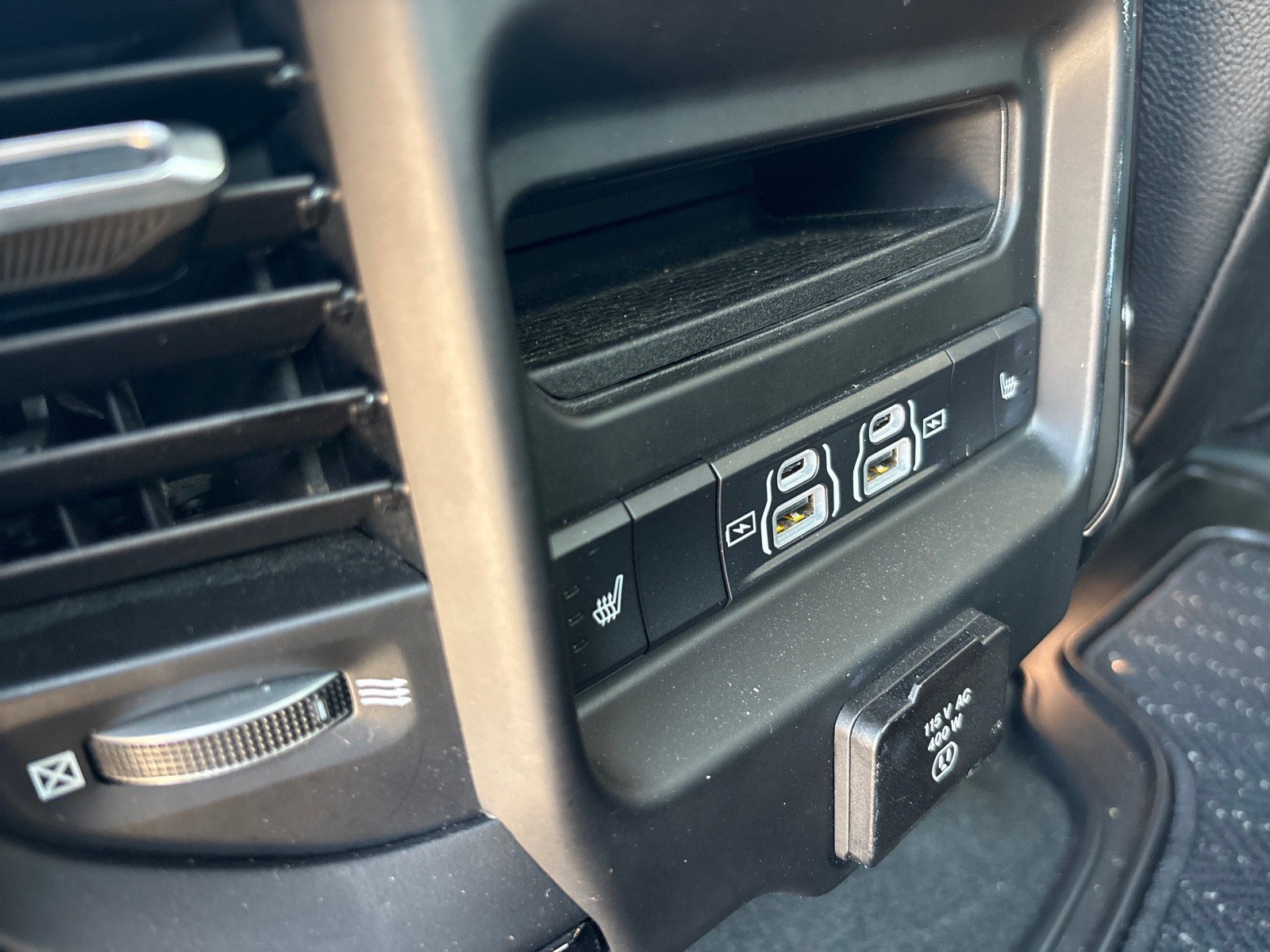 Used 2022 RAM 1500 Limited w/ Body Color Bumper Group AWD/4WD image 6