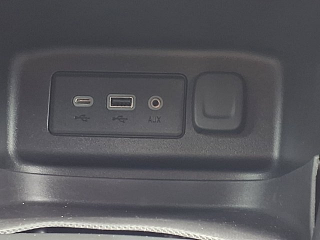 Used 2022 Chevrolet Equinox RS w/ LPO, Floor Liner Package FWD image 11