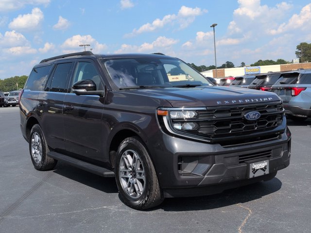 Certified 2025 Ford Expedition Active AWD/4WD image 2