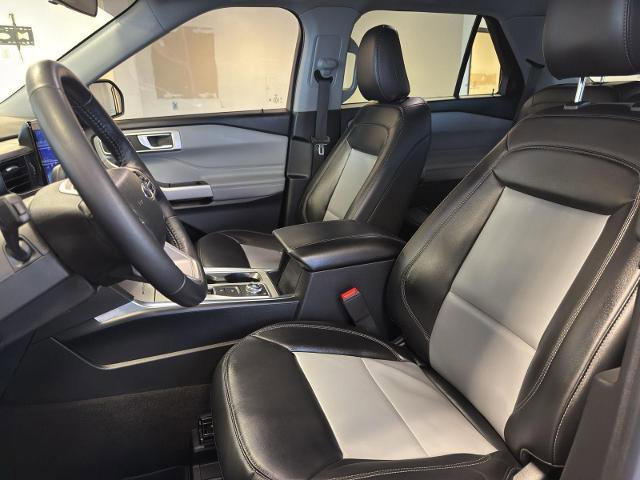 Certified 2023 Ford Explorer XLT w/ Equipment Group 202A image 16