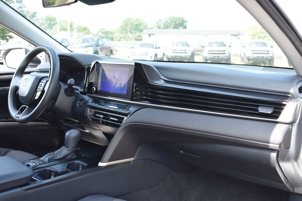 Used 2025 Toyota Camry LE FWD image 36