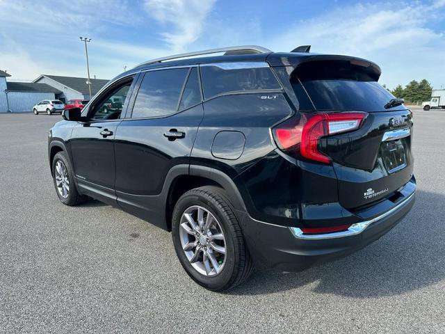 Used 2023 GMC Terrain SLT AWD/4WD image 3