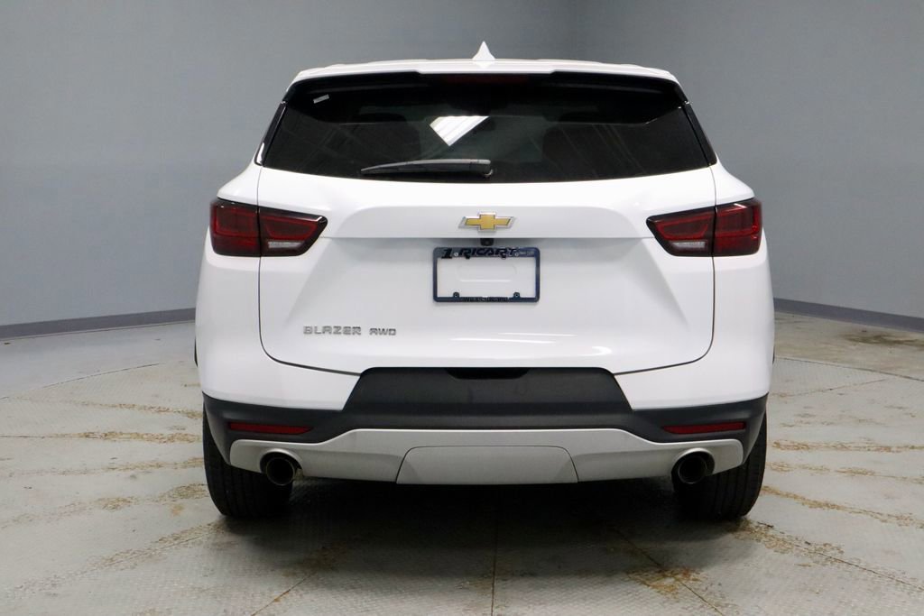 Used 2025 Chevrolet Blazer LT image 4