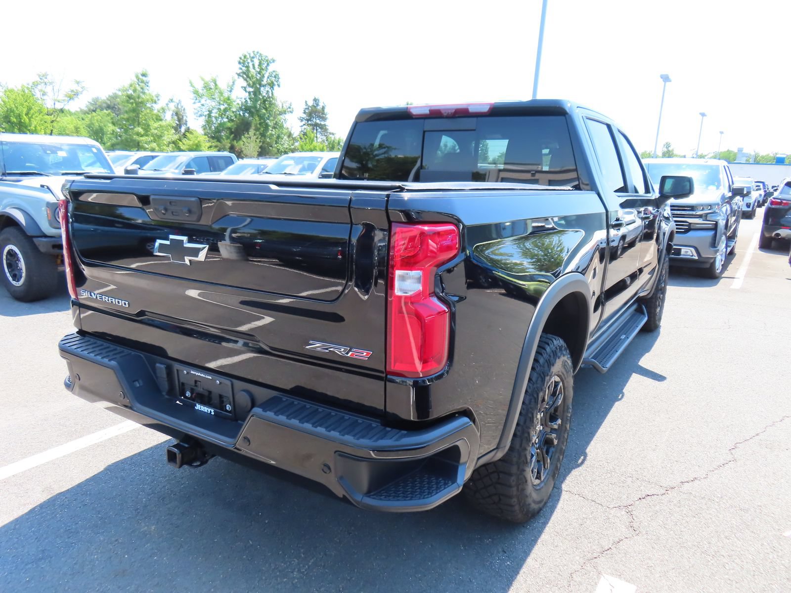 Used 2022 Chevrolet Silverado 1500 ZR2 w/ Technology Package AWD/4WD image 4