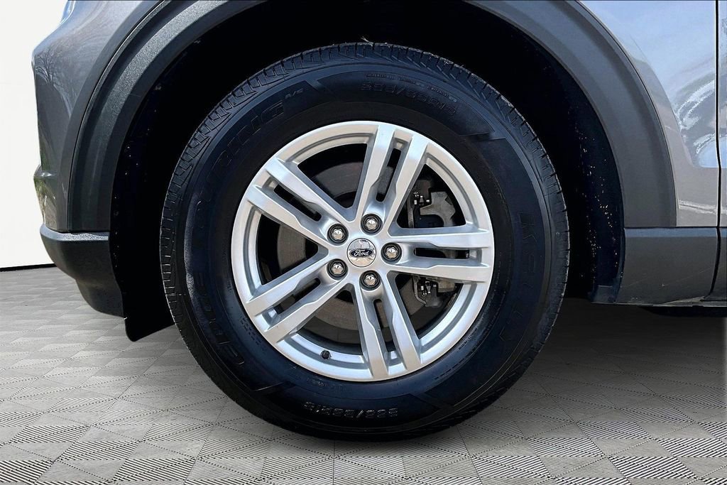 Certified 2021 Ford Explorer XLT w/ Equipment Group 202A image 11