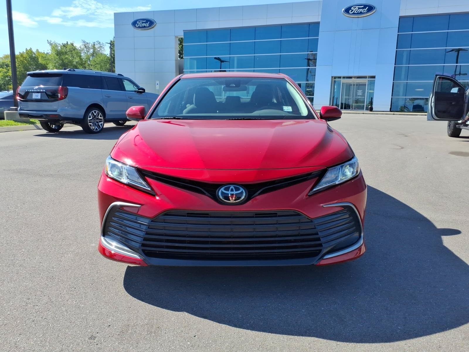 Used 2024 Toyota Camry LE FWD image 8