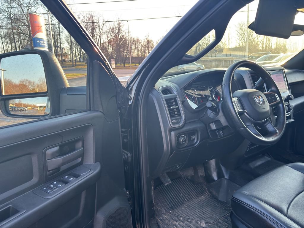 Used 2025 RAM 2500 Tradesman w/ Chrome Appearance Group image 17