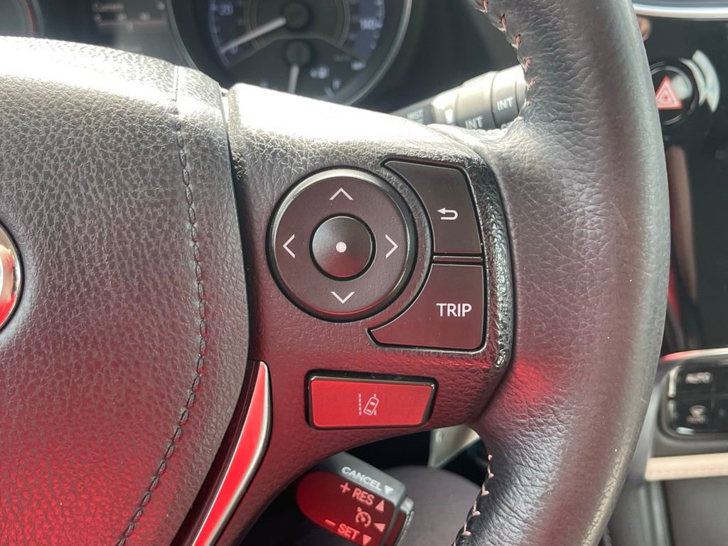 Used 2018 Toyota Corolla iM image 30