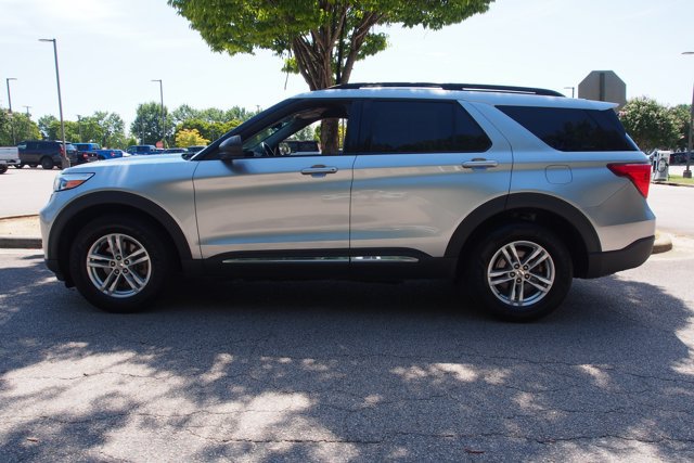 Certified 2022 Ford Explorer XLT w/ Equipment Group 202A AWD/4WD image 4