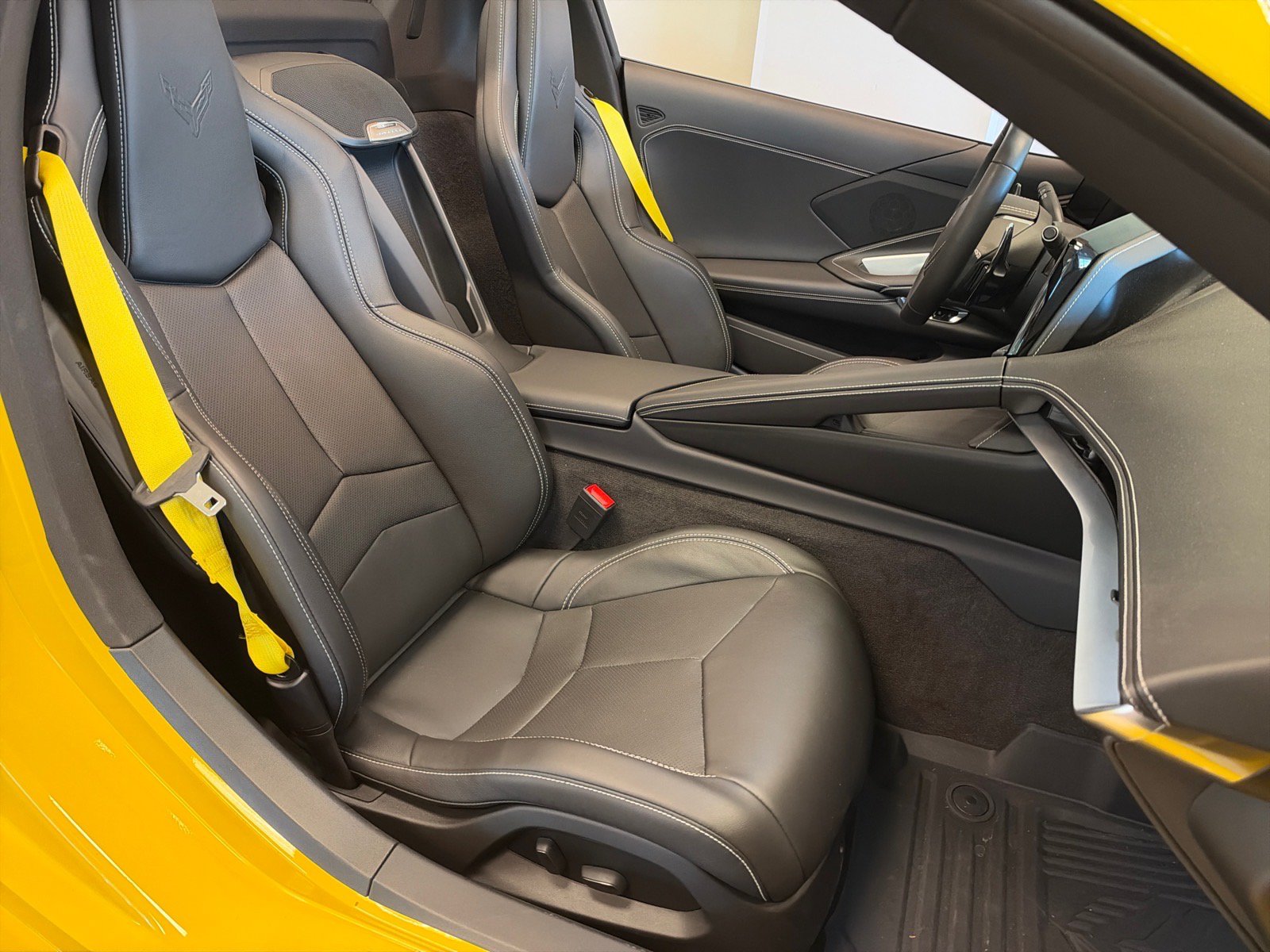 Used 2026 Chevrolet Corvette Stingray Convertible w/ 1LT RWD image 9