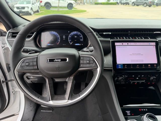 Used 2024 Jeep Grand Cherokee Limited w/ Luxury Tech Group II image 13