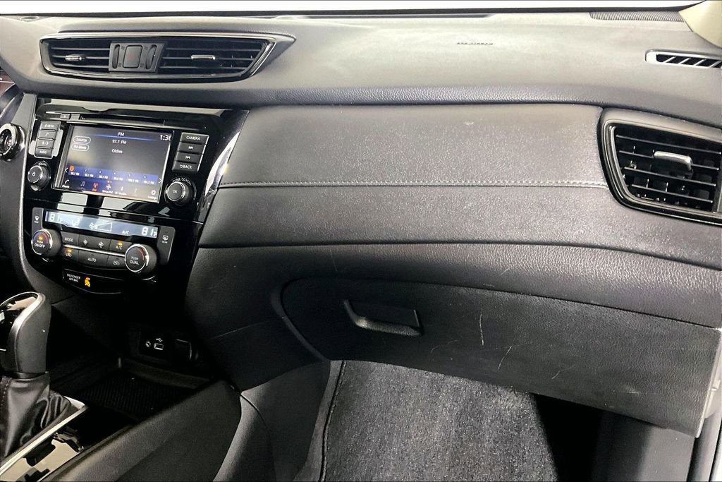 Used 2020 Nissan Rogue SV image 12