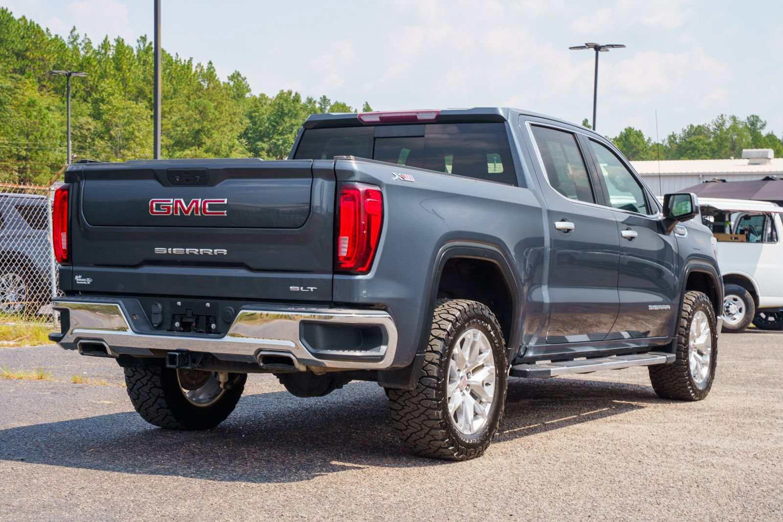 Used 2021 GMC Sierra 1500 SLT AWD/4WD image 8