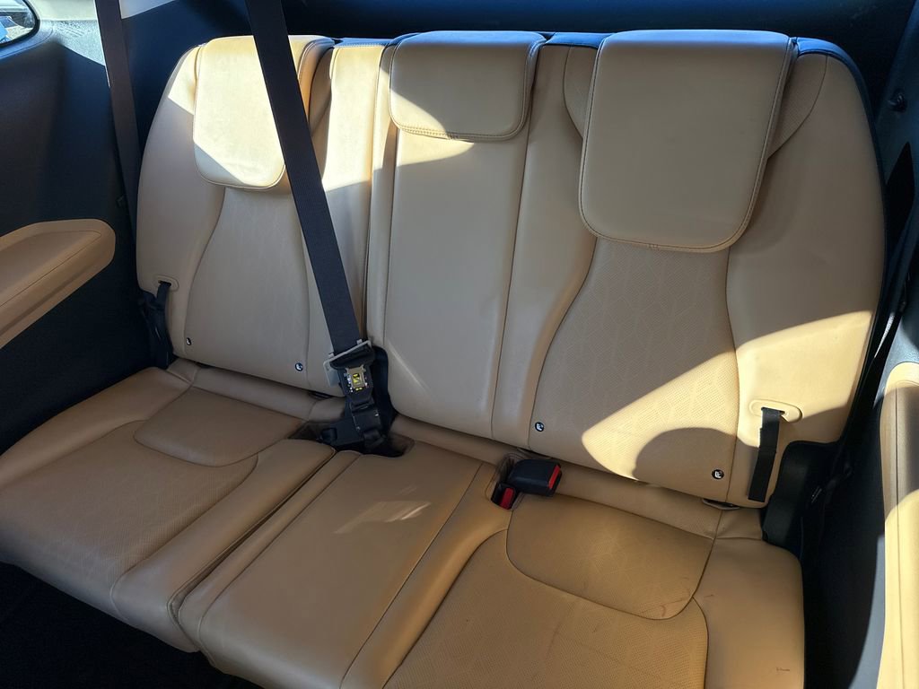 Used 2022 Kia Carnival LX image 28