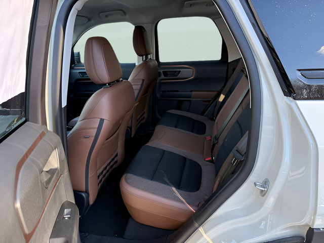 Certified 2025 Ford Bronco Sport Outer Banks w/ Outer Banks Tech Package+ AWD/4WD image 5