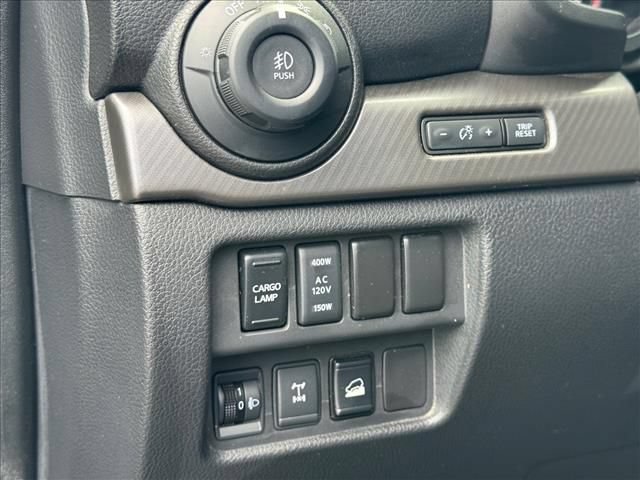 Used 2021 Nissan Titan PRO-4X AWD/4WD image 17
