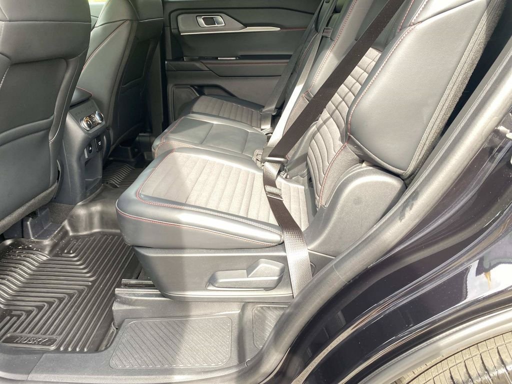 Certified 2025 Ford Explorer ST-Line w/ Premium Package RWD image 15