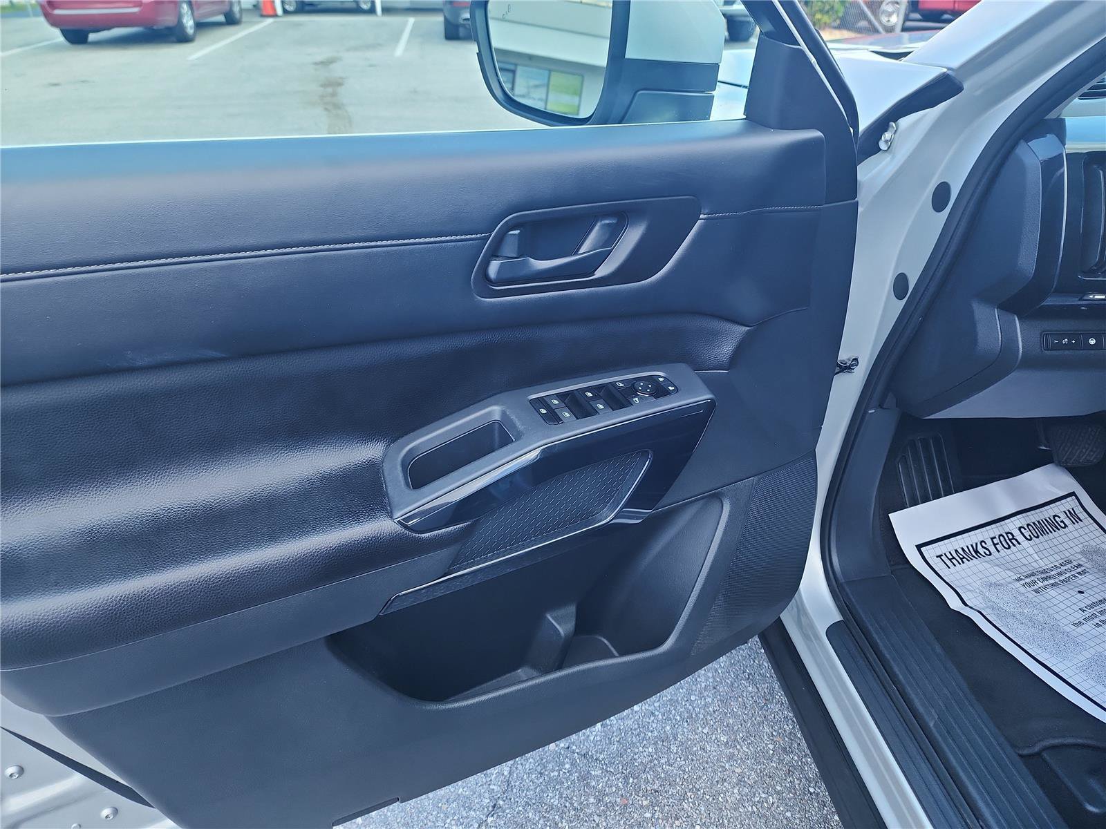 Used 2024 Nissan Pathfinder SV FWD image 15