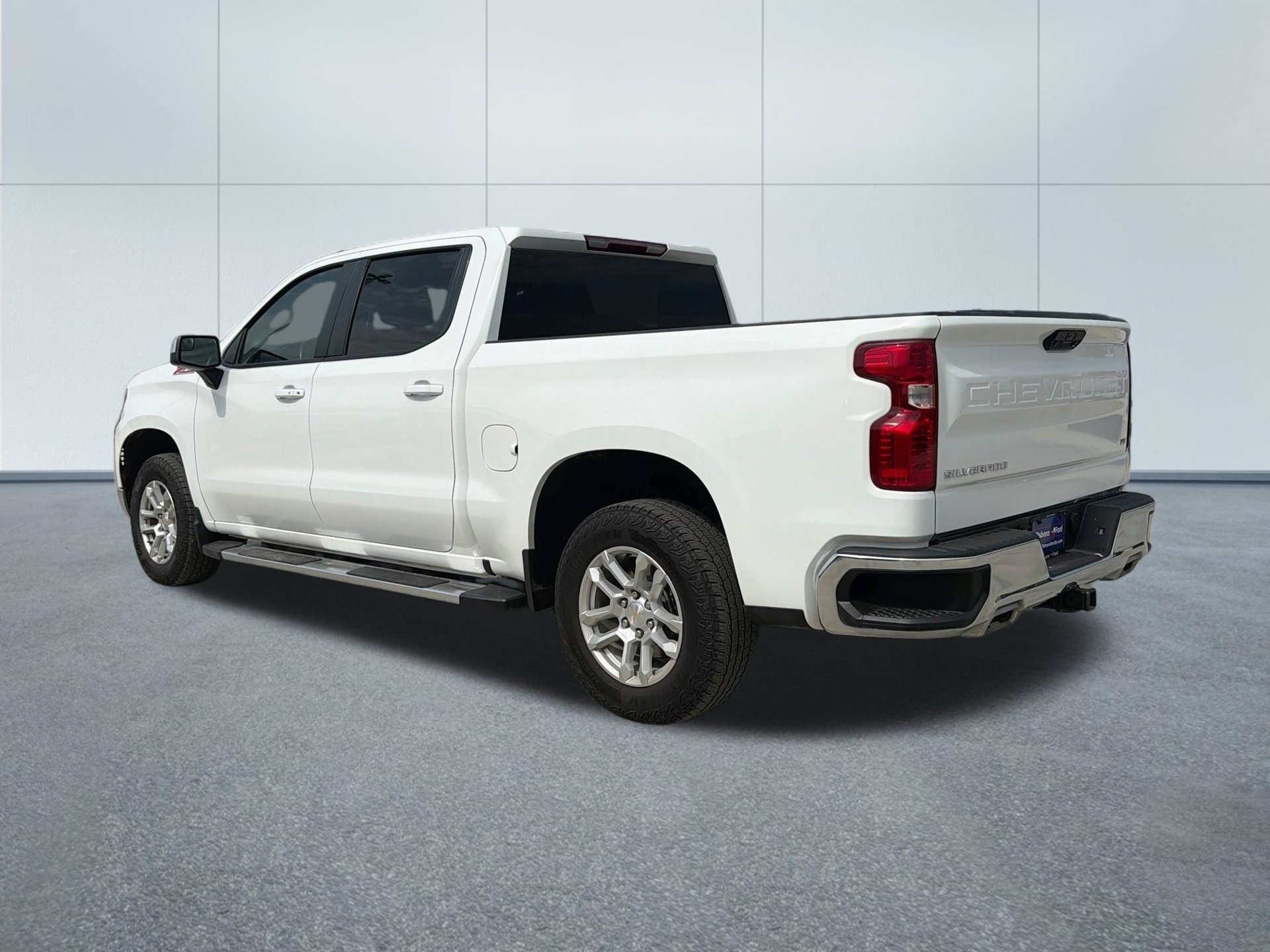Used 2025 Chevrolet Silverado 1500 LT AWD/4WD image 9