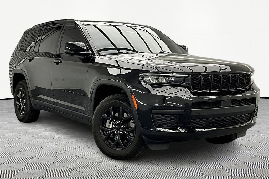 Used 2024 Jeep Grand Cherokee L Altitude AWD/4WD image 12