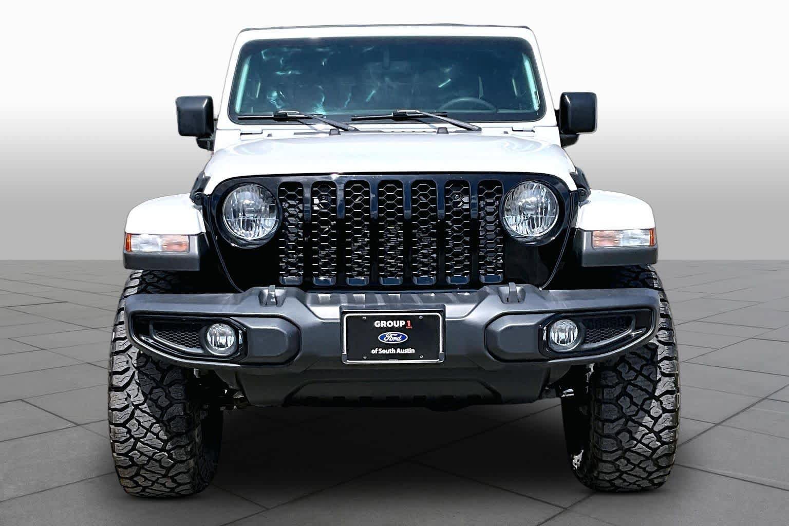 Used 2023 Jeep Gladiator Sport AWD/4WD image 4