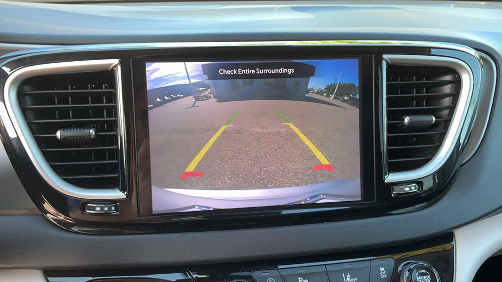 Used 2024 Chrysler Pacifica Touring-L FWD image 41