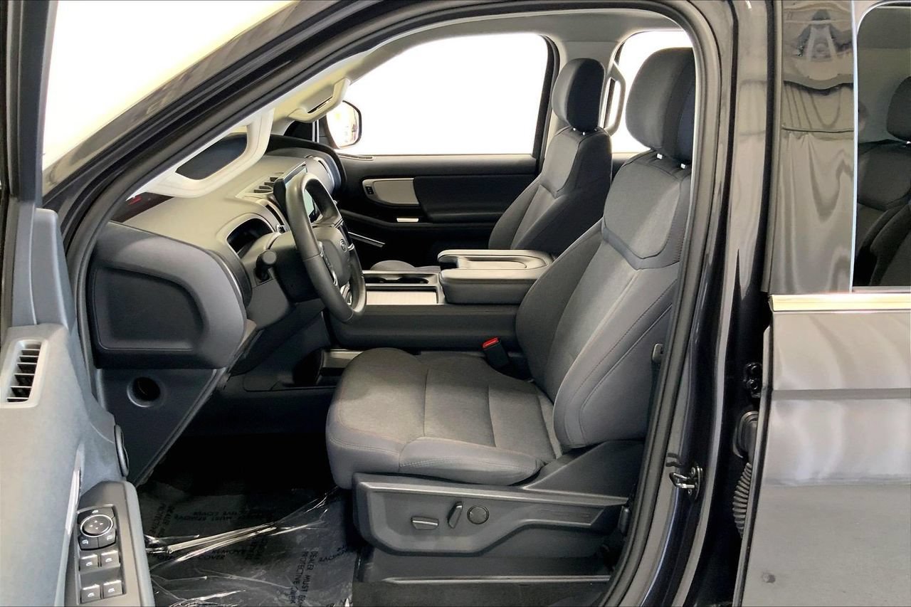 Certified 2025 Ford Expedition Active AWD/4WD image 18