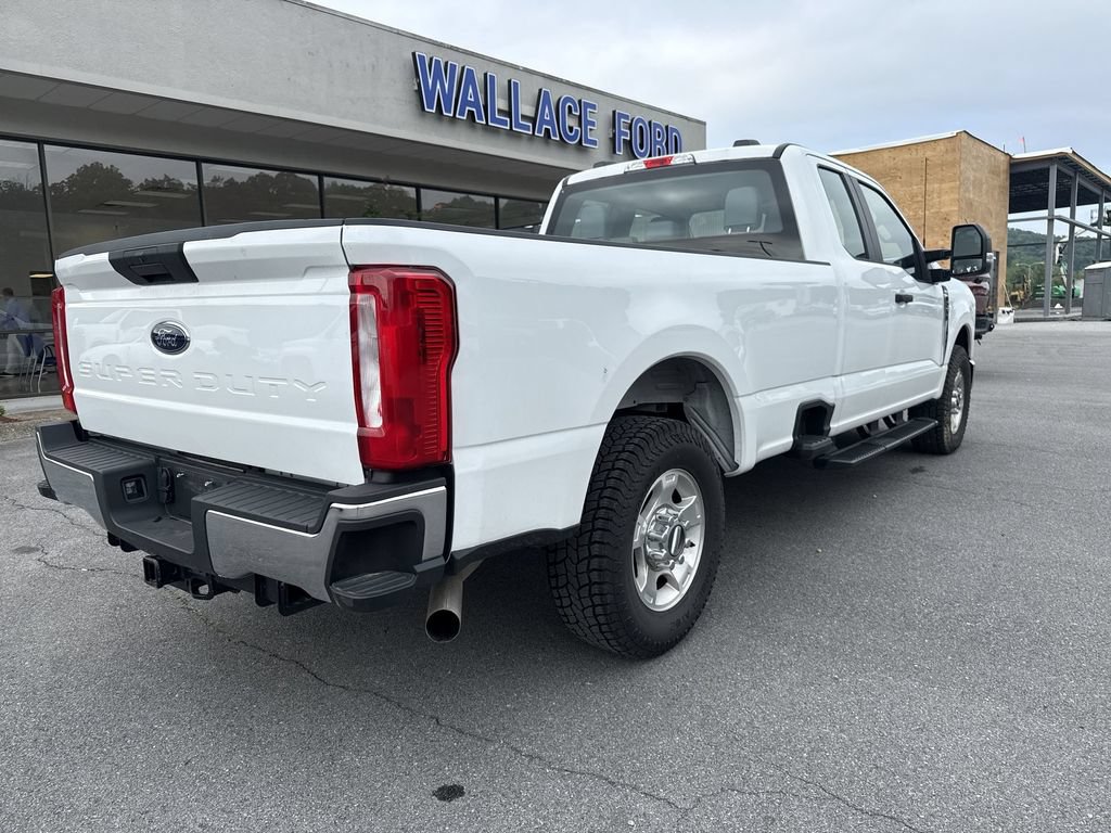 Certified 2025 Ford F250 XL w/ XL Chrome Package RWD image 4