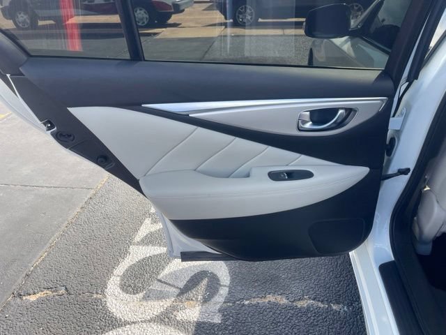 Used 2023 INFINITI Q50 Luxe w/ Cargo Package RWD image 17