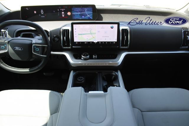 Certified 2027 Ford Expedition Platinum w/ Platinum Ultimate Package AWD/4WD image 16