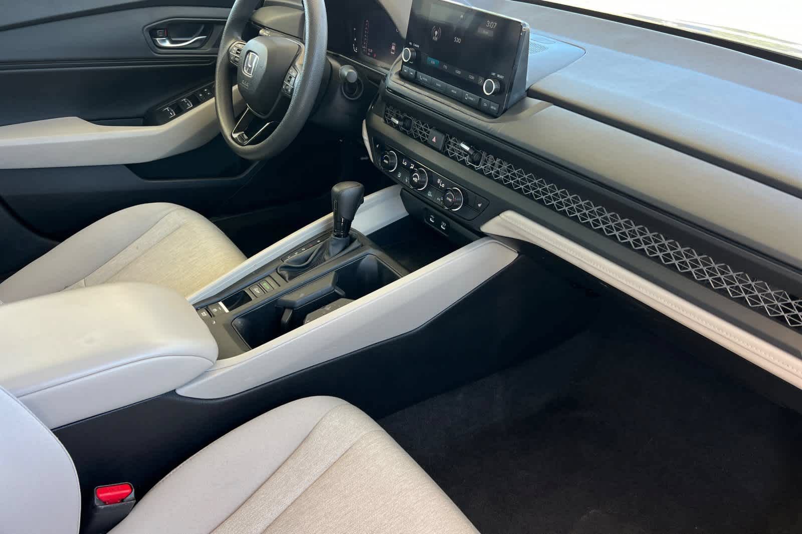 Used 2023 Honda Accord EX image 16