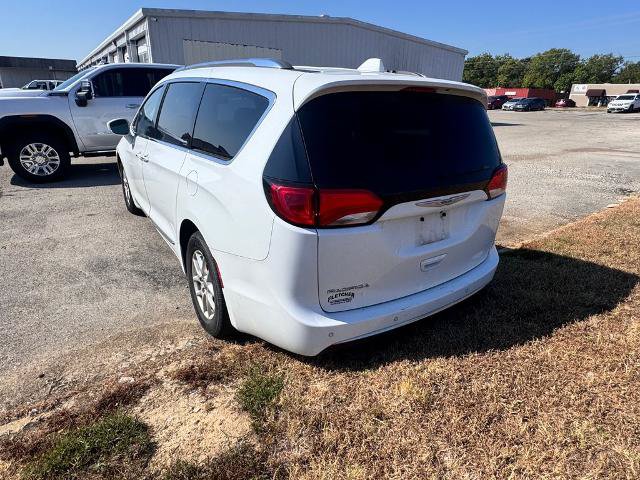 Used 2020 Chrysler Pacifica Touring-L FWD image 5