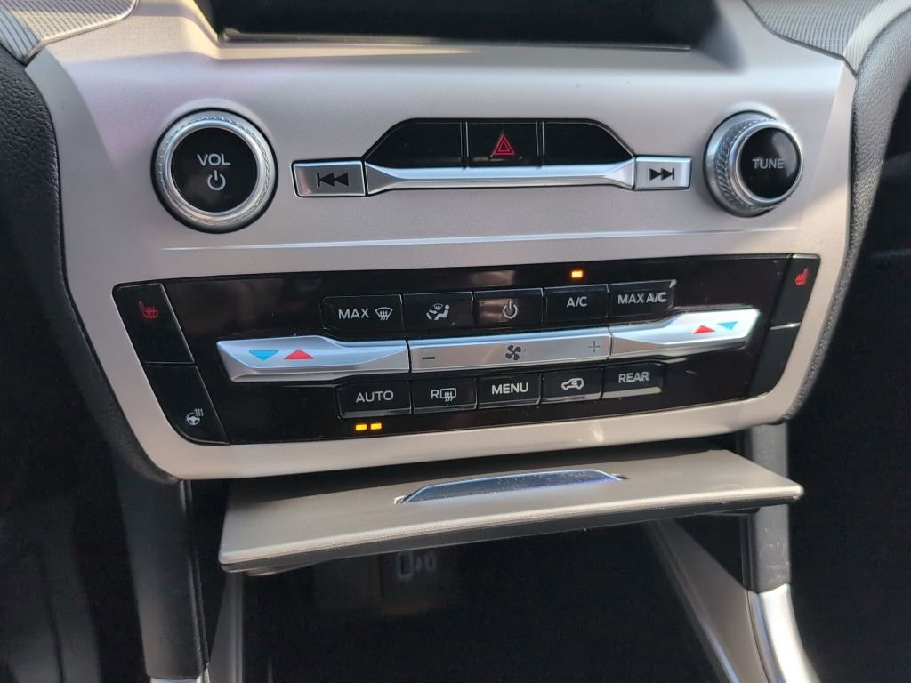 Certified 2022 Ford Explorer XLT w/ Equipment Group 202A image 20