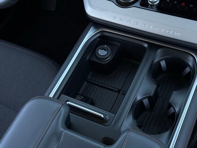 Certified 2025 Ford Expedition Active AWD/4WD image 33
