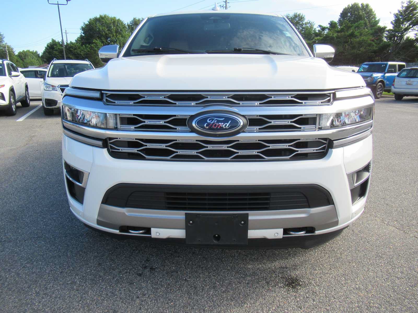 Certified 2022 Ford Expedition Platinum AWD/4WD image 2