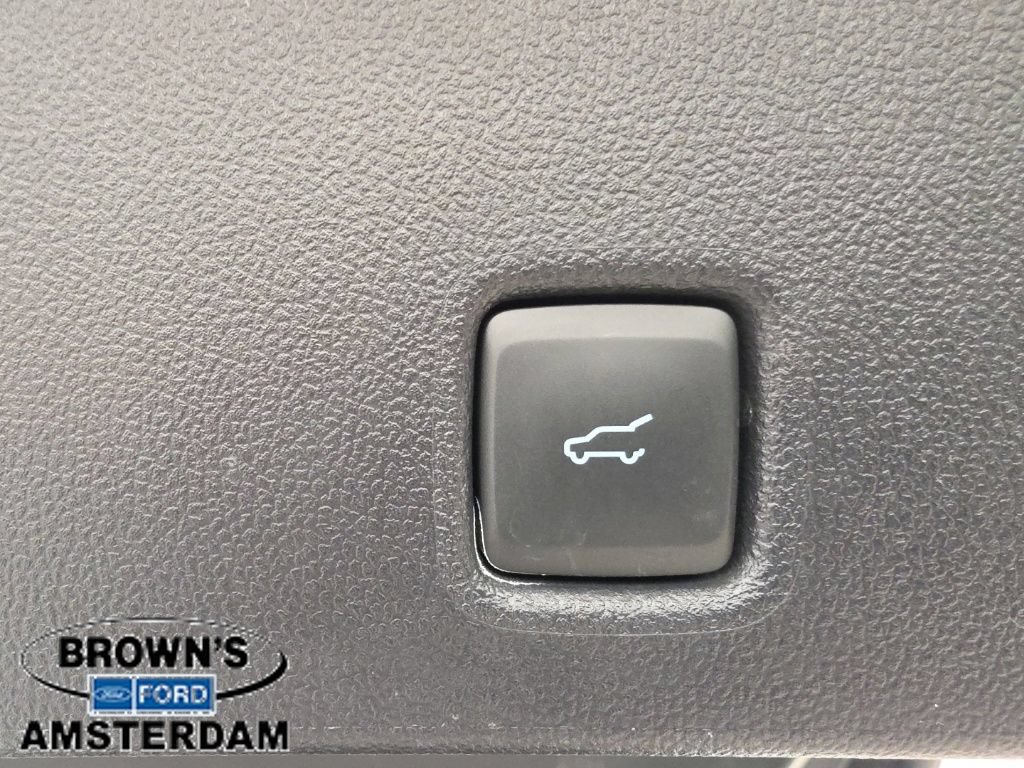 Certified 2025 Ford Escape Platinum w/ Premium Technology Package AWD/4WD image 12