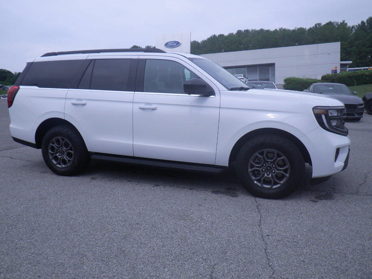 Certified 2025 Ford Expedition Active AWD/4WD image 7